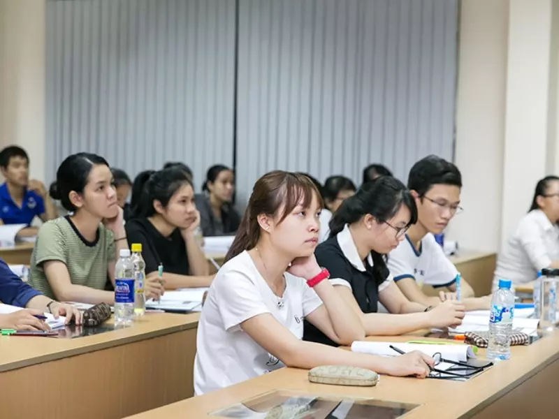 KSS Education Center (của trường Trường ĐH Kinh Tế TP.HCM) là địa chỉ uy tín cho câu hỏi học chứng khoán ở đâu TPHCM tốt
