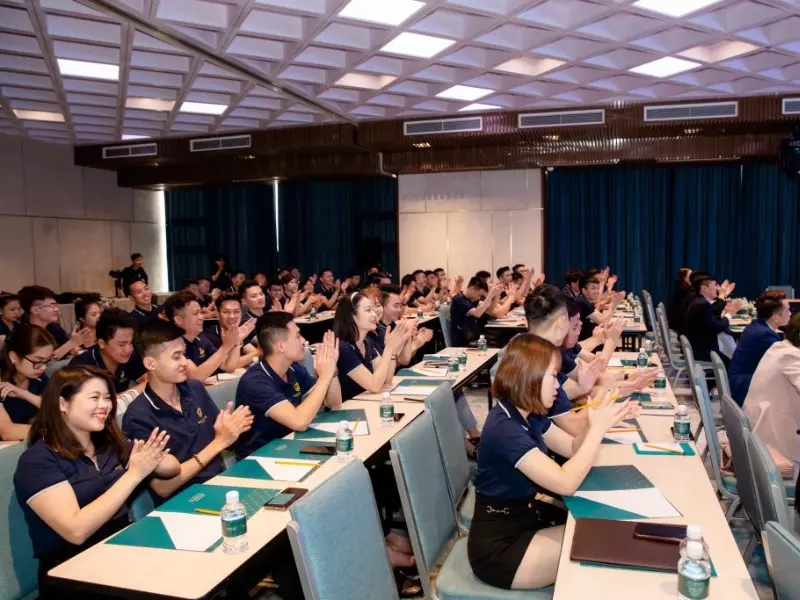 Năng lượng và chuyên nghiệp tại lớp học đầu tư chứng khoán tốt ở đâu tại HCM của Phố đầu tư