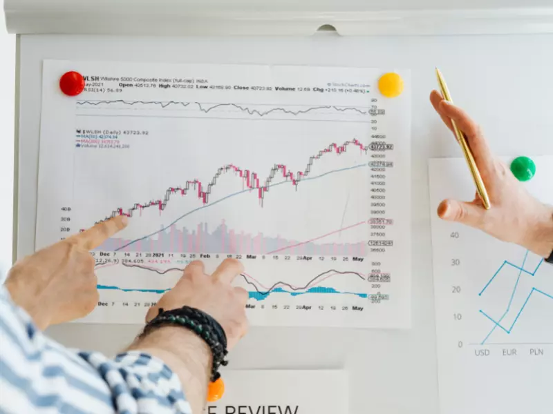 Nhà đầu tư mới học cách chơi chứng khoán không thể bỏ qua kiến thức về thị trường