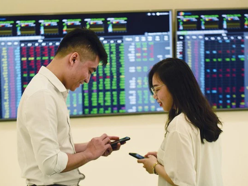 Bắt đầu đầu tư chứng khoán cần bao nhiêu tiền là câu hỏi được rất nhiều với Nhà đầu tư mới quan tâm?