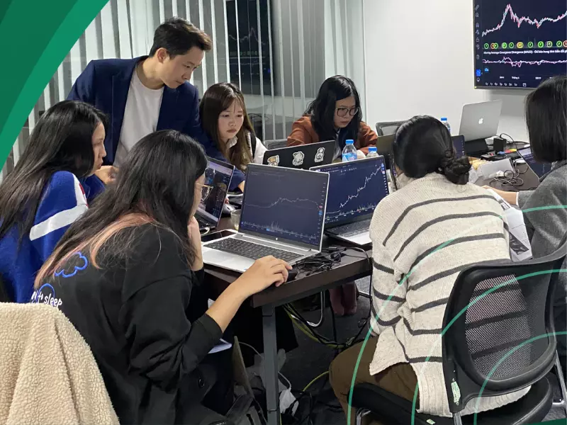 Nên tìm hiểu và học Hướng dẫn đầu tư chứng khoán qua sách và các khóa học chứng khoán. 