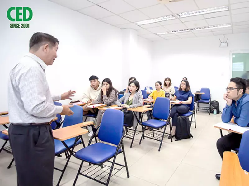 Cùng học chứng khoán ở đâu TPHCM tốt tại CED