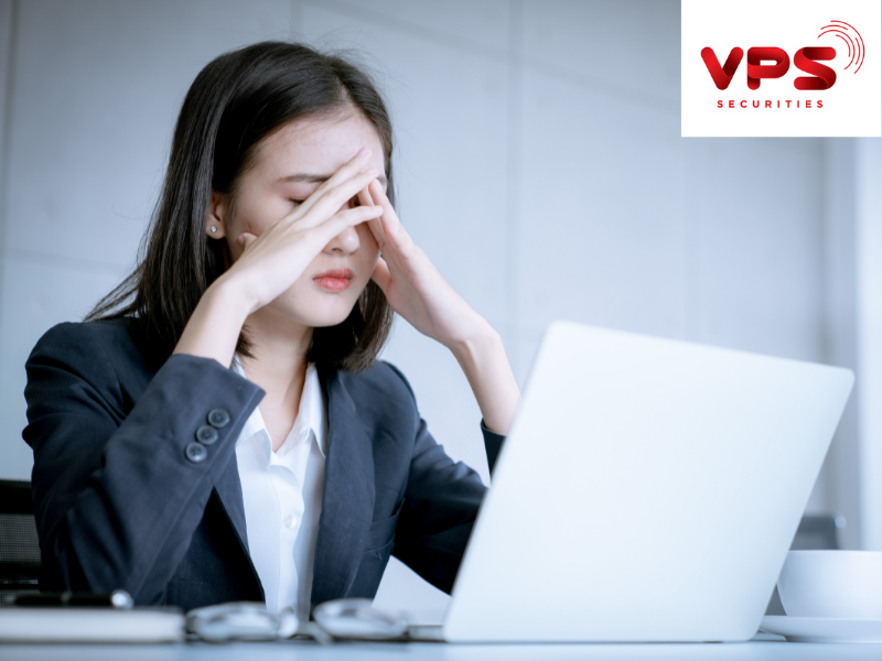Nhà đầu tư mệt mỏi tìm cách xử lý chuyển nhầm tiền vào tài khoản chứng khoán VPS